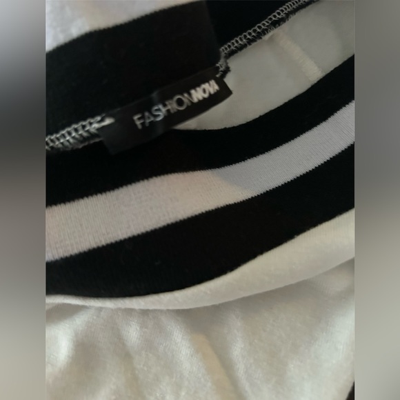 5/25$ ✨ Fashion Nova Crop Top - Picture 5 of 5